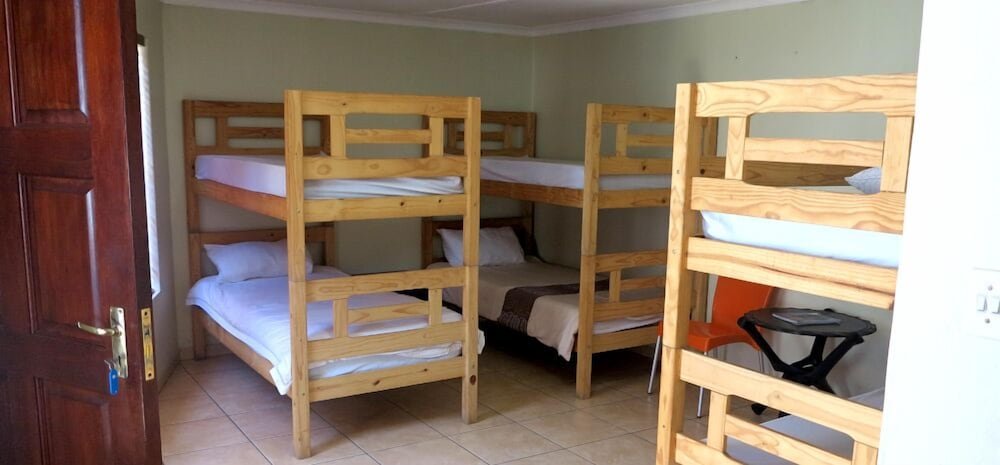 1 Bedroom Bed in Dorm Umgwezi Lodge And Backpackers