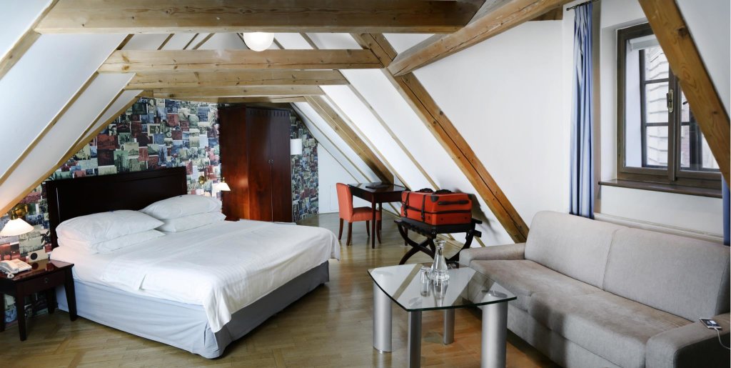 Полулюкс Charles Bridge Rooms & Suites by SIVEK HOTELS