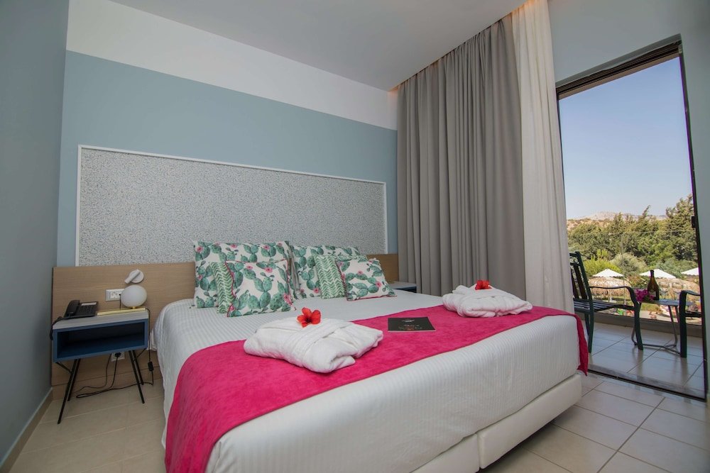 Deluxe triple chambre avec balcon Lindos Breeze Beach Hotel