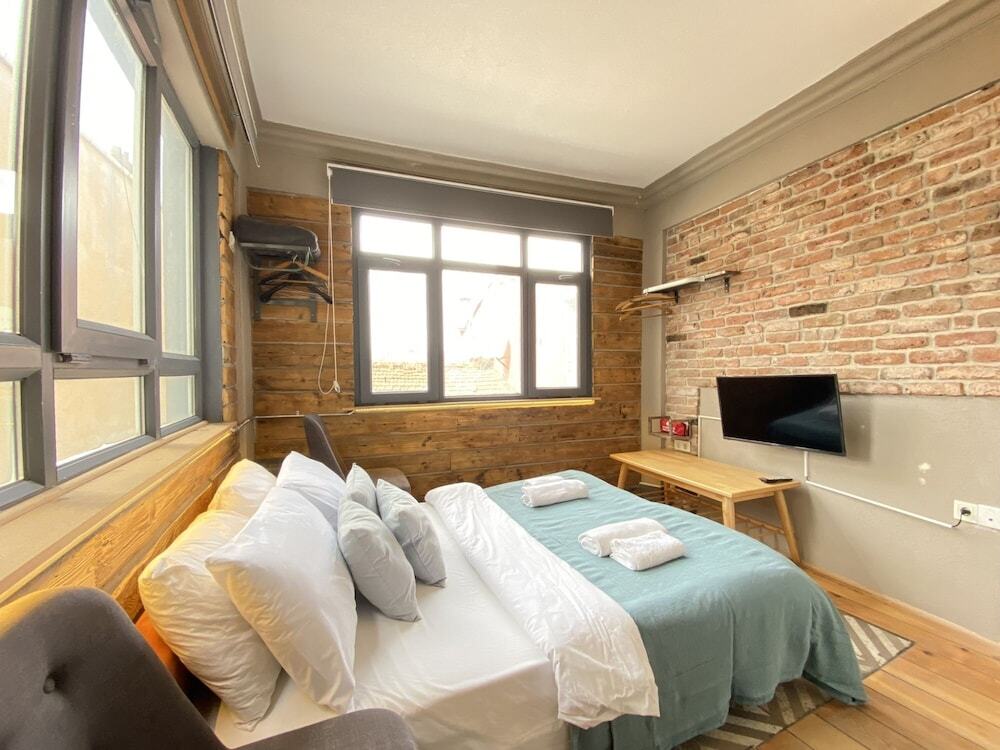 Апартаменты Cozy and Charming Studio Flat in Beyoglu