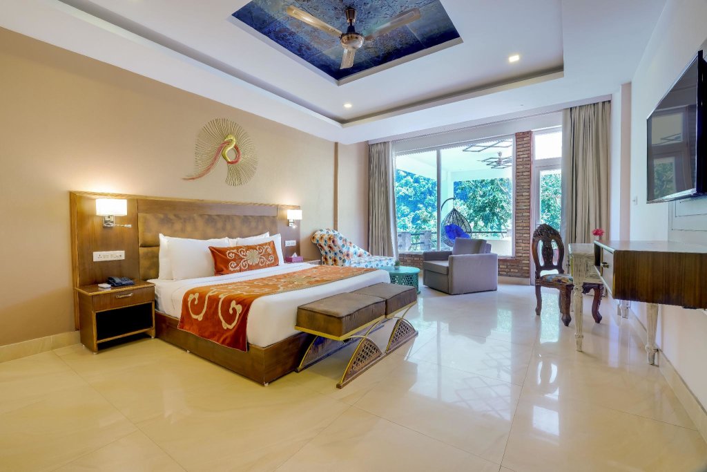 Suite Summit By The Ganges Beach Resort & Spa