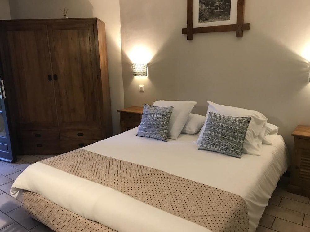 Superior Double room with balcony Le Vieux Cep