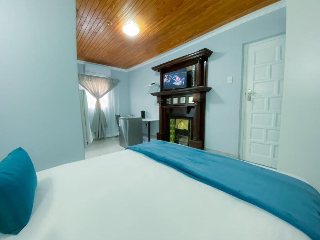Standard Doppel Zimmer mit Poolblick Kv Luxury Guest House