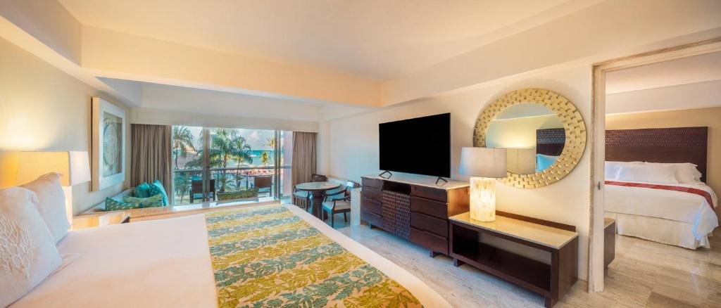 Семейный люкс с 2 комнатами oceanfront Grand Fiesta Americana Coral Beach Cancun