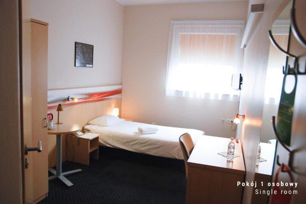 Standard Einzel Zimmer Economy Silesian Hotel