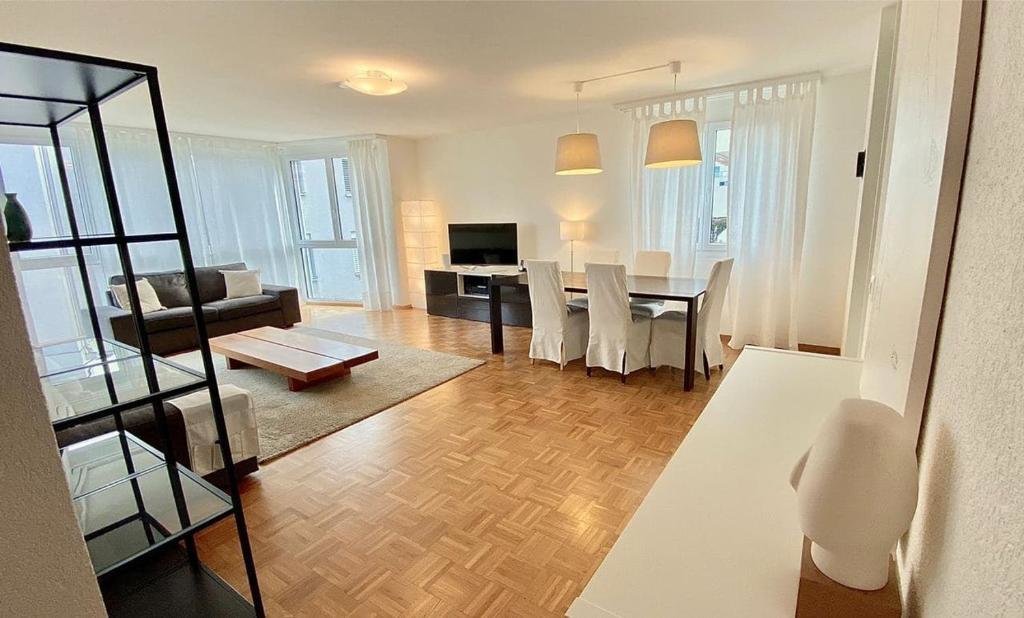 Apartment Close to the lake and very spacious 3 bedroom