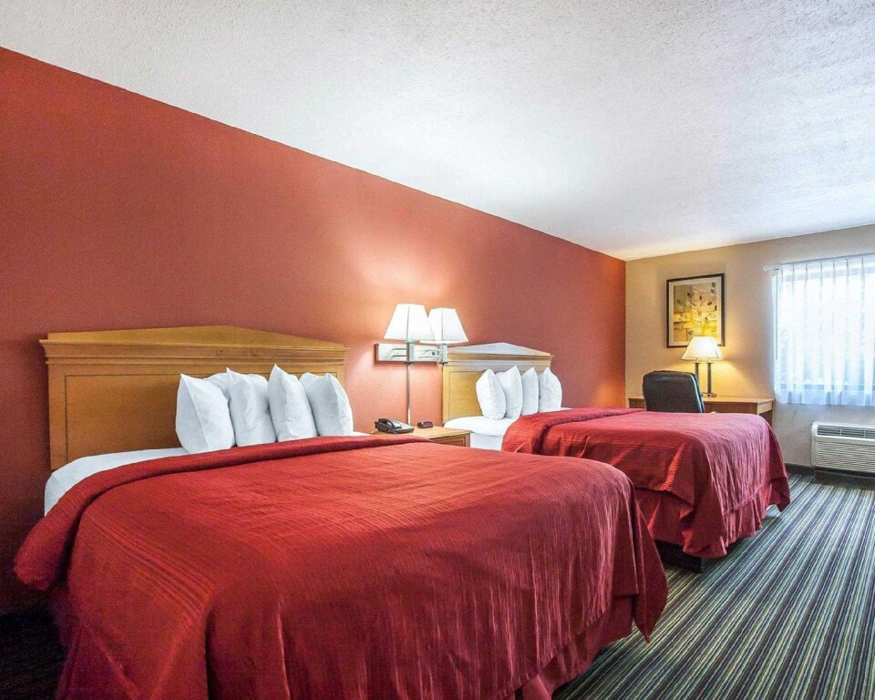 Standard Double room Quality Inn And Suites Centerv