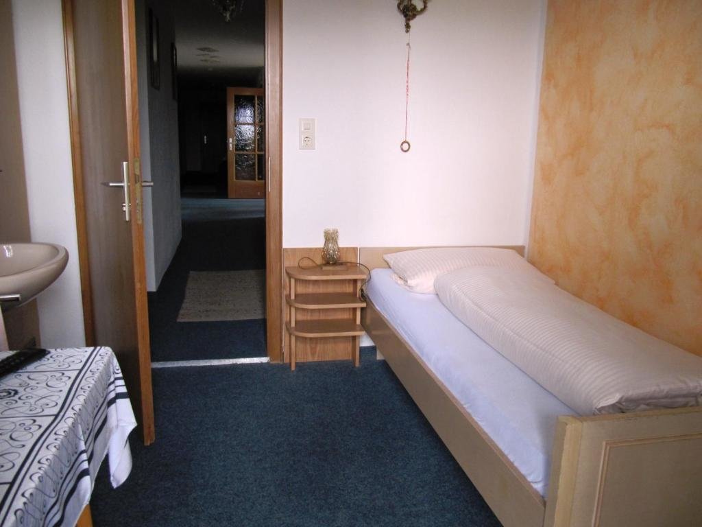 Standard Single room with balcony and with view Erlebnislandgasthof Hotel Neiderhell