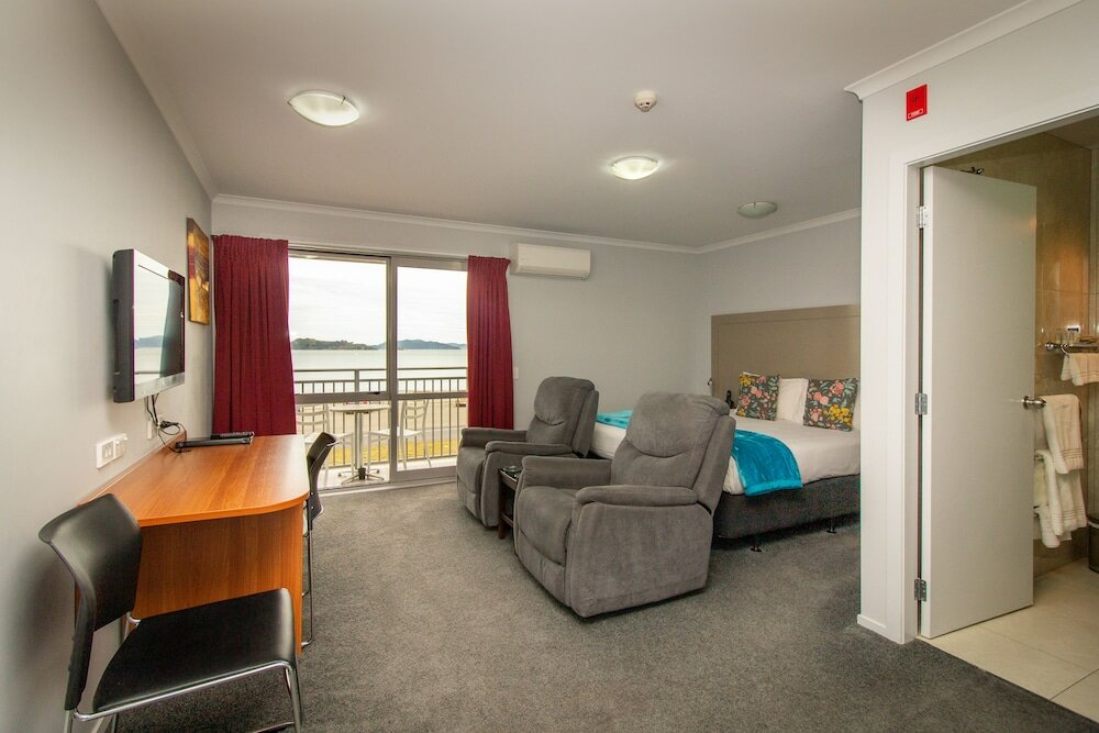 Suite with balcony and with sea view BKs Premier Motel Esplanade