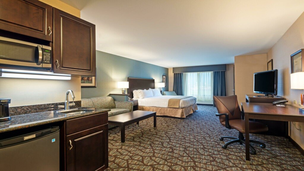 Superior room Holiday Inn Express Hotel & Suites Butte, an IHG Hotel