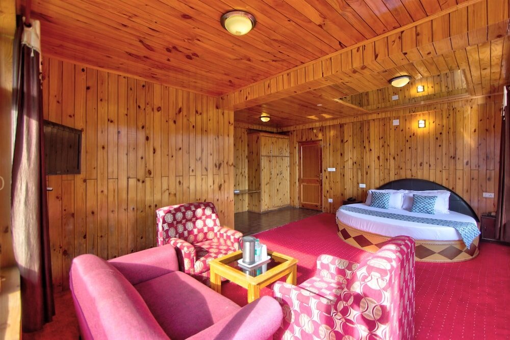Люкс c 1 комнатой с балконом и с видом на горы Hotel Mountain face by Snow City Hotels