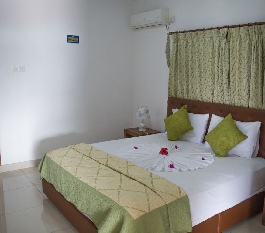 2 Bedrooms Villa Anse Soleil Beachcomber Hotel and Self Catering