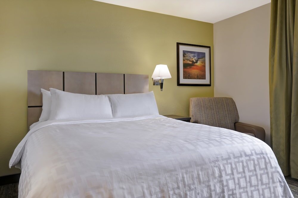 Люкс Candlewood Suites Indianapolis - South, an IHG Hotel