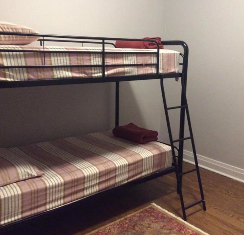 Bed in Dorm Belmont Hostel - O'Hare Blueline