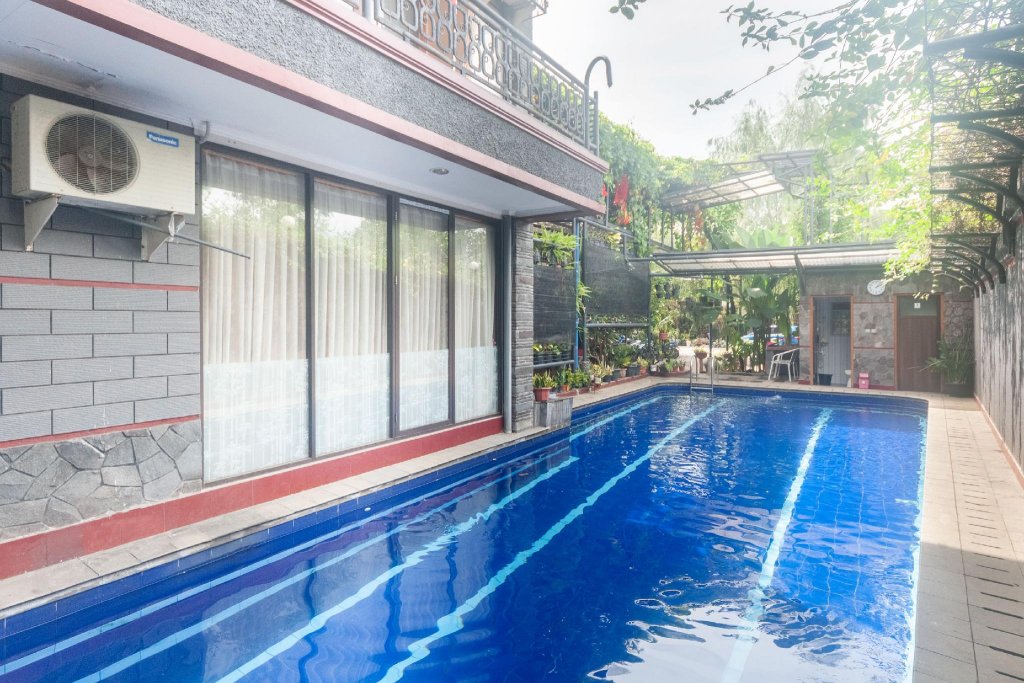 Семейный люкс Urbanview Hotel Villa Surya Bandung