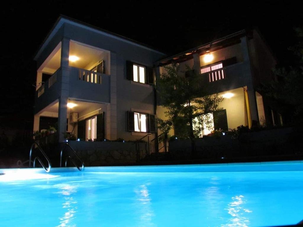4 Bedrooms Cottage Villa Mari - with pool
