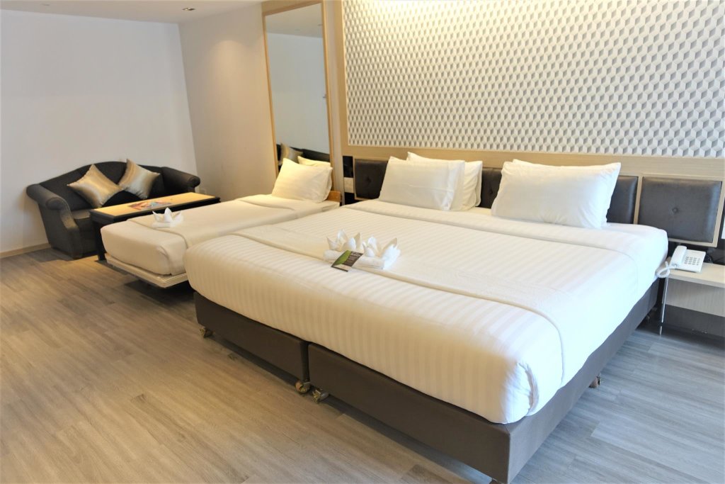 Standard Zimmer Three Sukhumvit Hotel - SHA Plus Certified