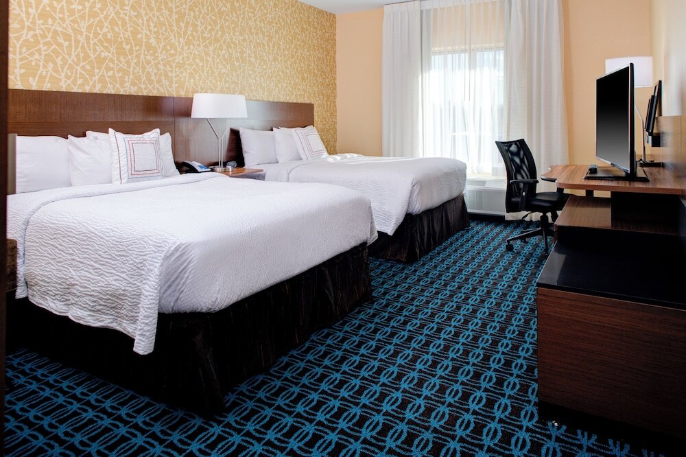 Четырёхместный номер Standard Fairfield Inn & Suites by Marriott Detroit Canton