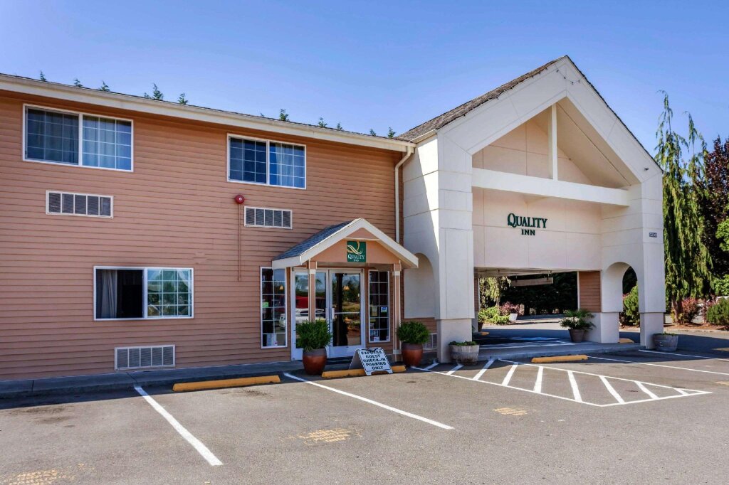 Standard Zimmer Quality Inn Near Seattle Premium Outlets