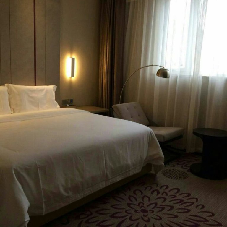 Deluxe Double room with city view Lavande Hotel Shunyi Metro Station