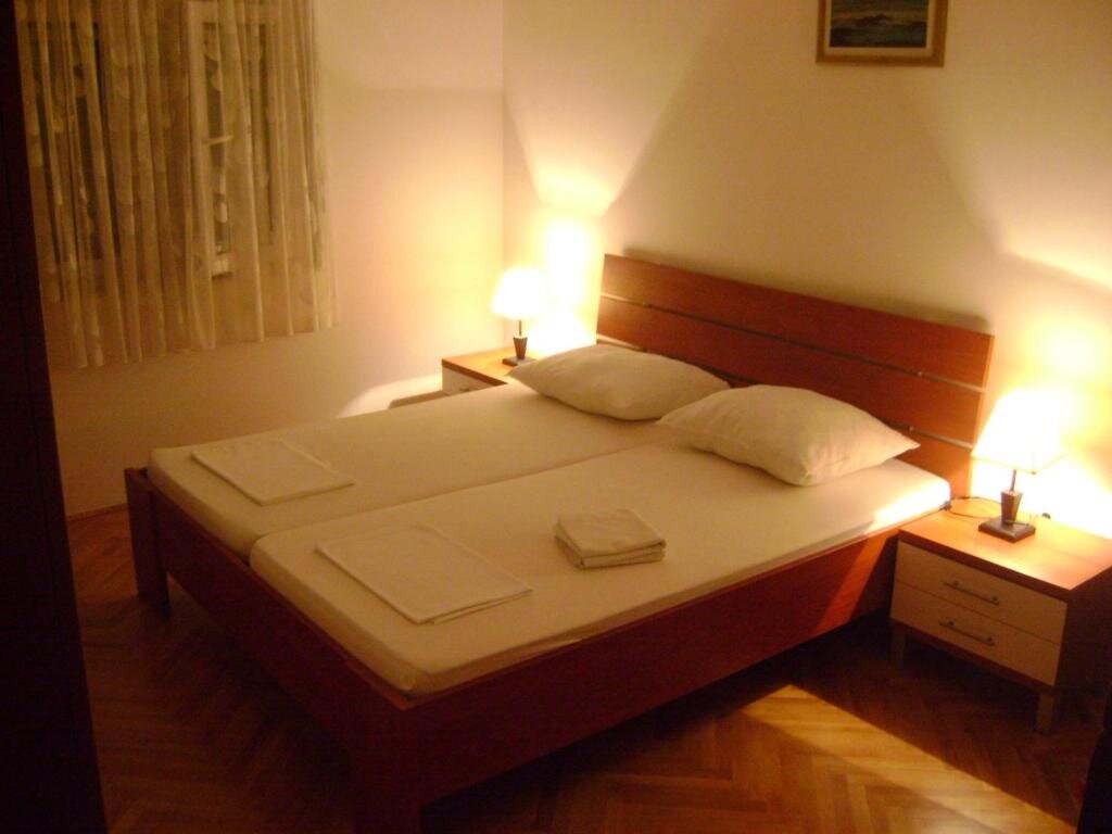 1 Bedroom Apartment with sea view Villa Ivanišević