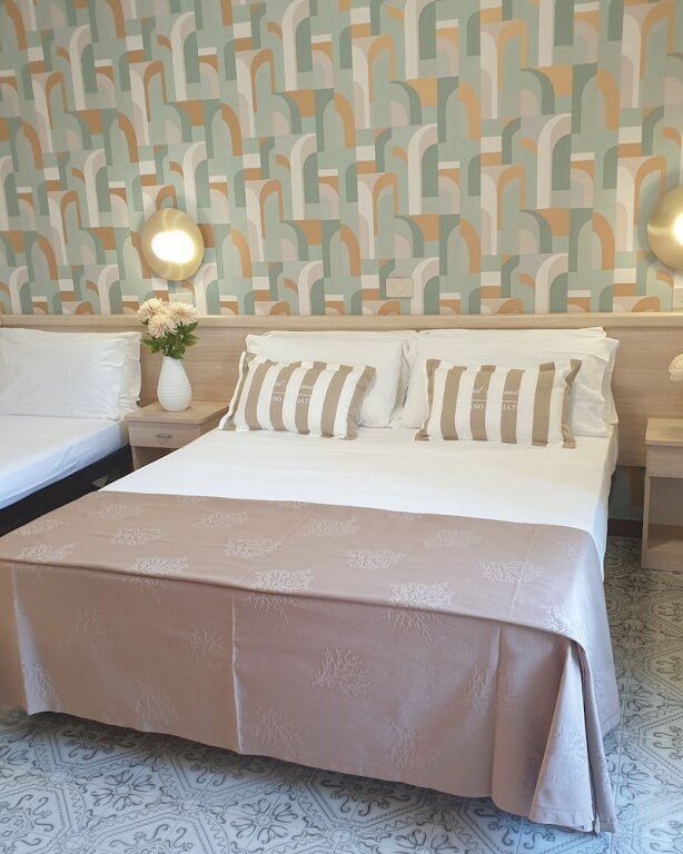 1 Bedroom Economy Triple room with balcony and with partial sea view Hotel Alexandra - Colazione XXL & Brunch fino 12 e 30 inclusi