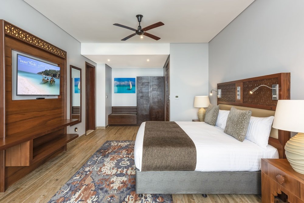 Номер Standard Пентхаус с 2 комнатами с балконом и с видом на море Hotel Verde Zanzibar - Azam Luxury Resort and Spa