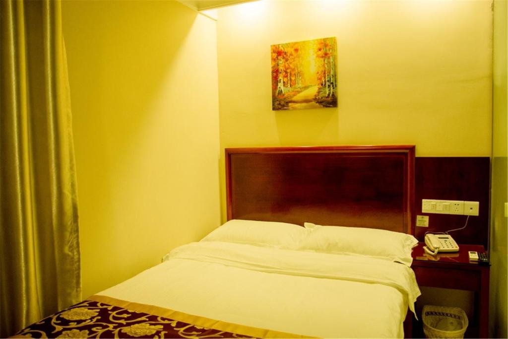 Standard Double room GreenTree Inn Shangqiu Liangyuan District Railway Station Express Hotel
