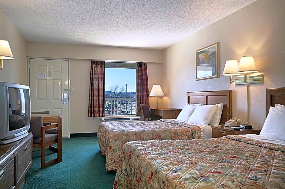 Двухместный номер Standard цокольный этаж Days Inn by Wyndham Apple Valley Pigeon Forge/Sevierville