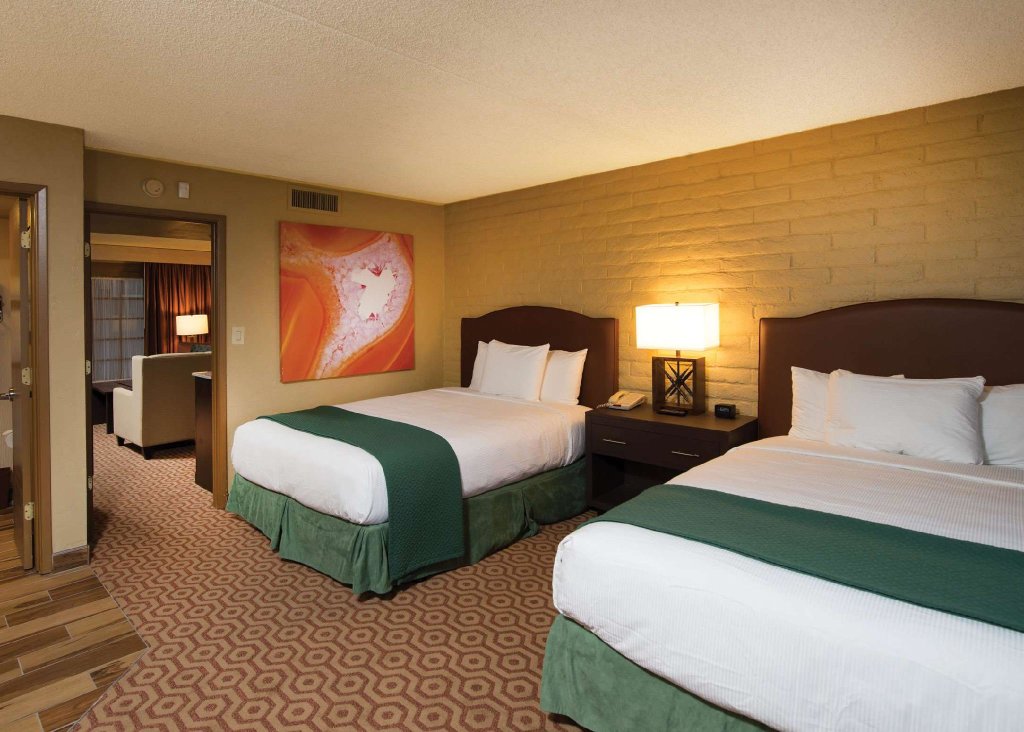 Двухместный люкс DoubleTree Suites by Hilton Tucson-Williams Center
