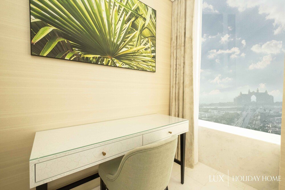 Deluxe Apartment LUX Iconic Views at The Palm Tower 6