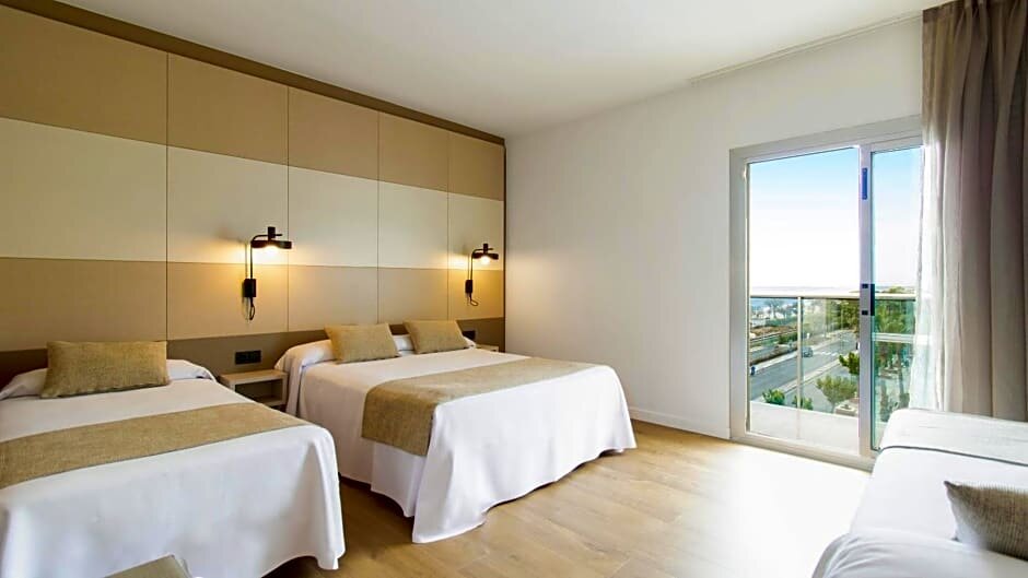 Standard Quadruple room with sea view Golden Taurus Aquapark Resort