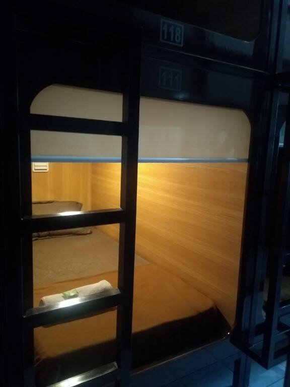 Cama en dormitorio compartido skyz hostel