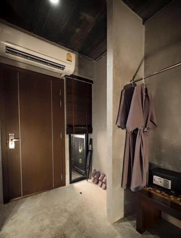 Трёхместные апартаменты Цокольный этаж Thapae Loft