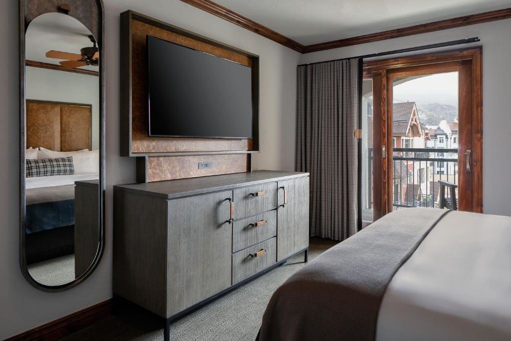 1 Bedroom Standard room with balcony The Hythe, a Luxury Collection Resort, Vail