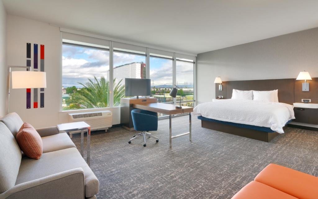 Апартаменты Hampton Inn & Suites Anaheim Resort Convention Center