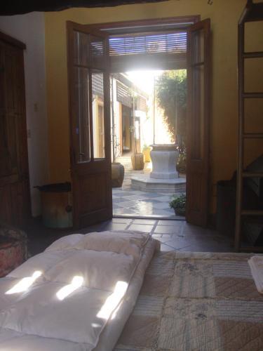 Vintage Rooms/Historical Building Mercedes