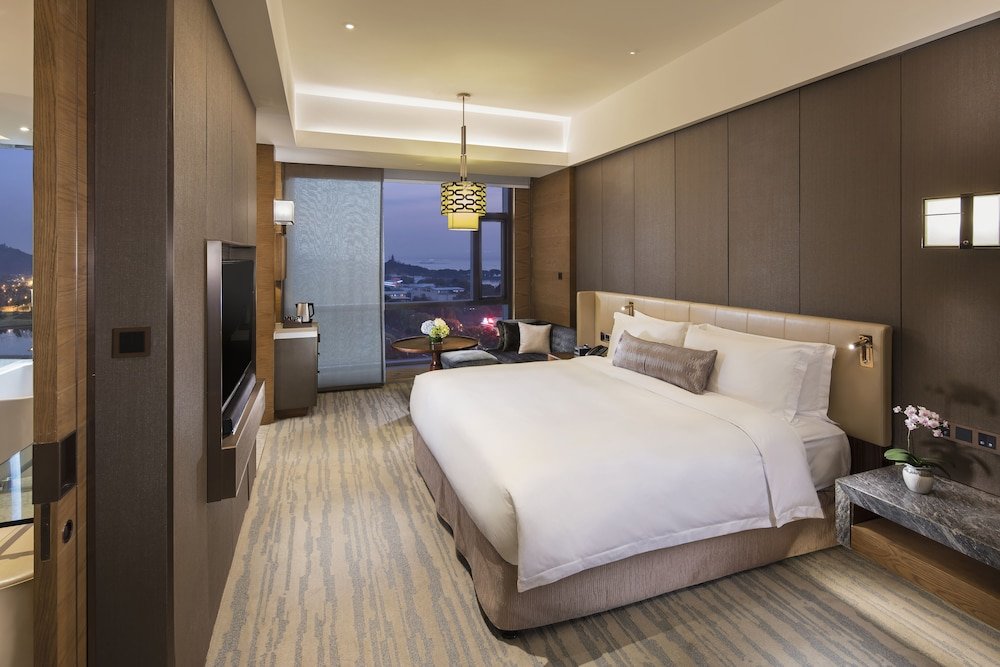 Двухместный номер Classic с видом на реку InterContinental Nantong, an IHG Hotel-Best view of yangtze