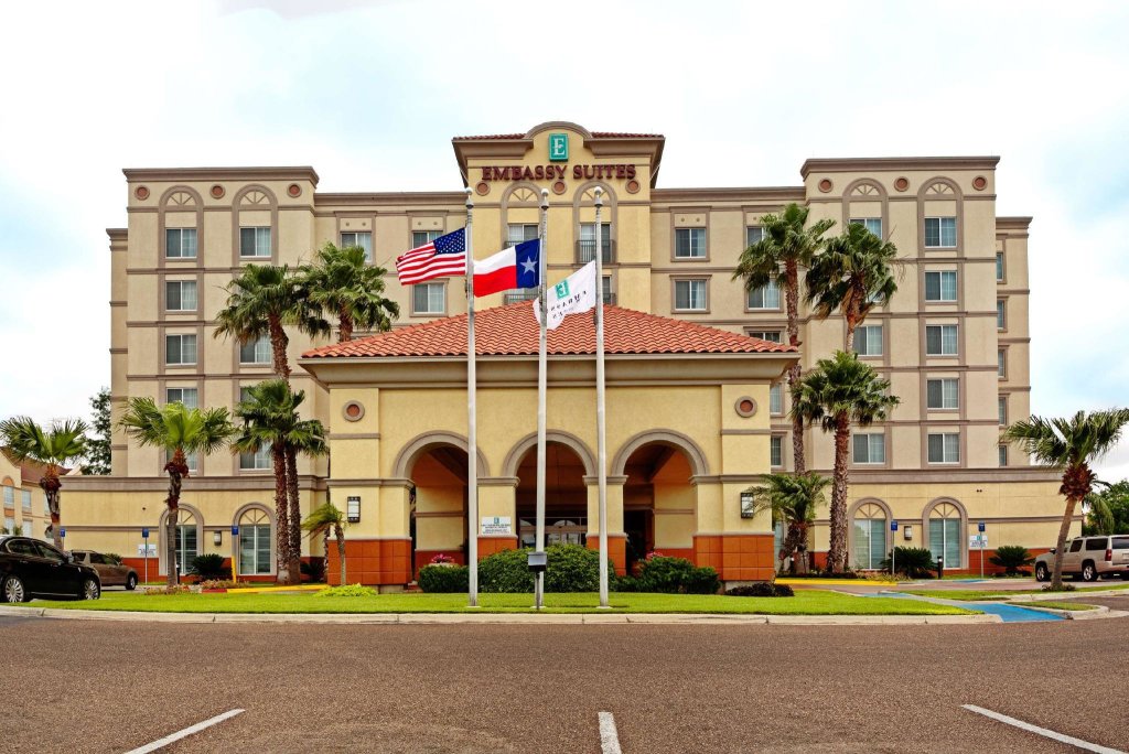 Люкс c 1 комнатой Embassy Suites by Hilton Laredo