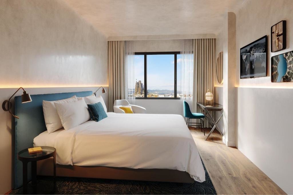 Superior Double room with view Renaissance Barcelona Hotel