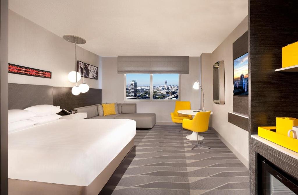 High Floor Double room with city view Hyatt Regency Los Angeles International Airport