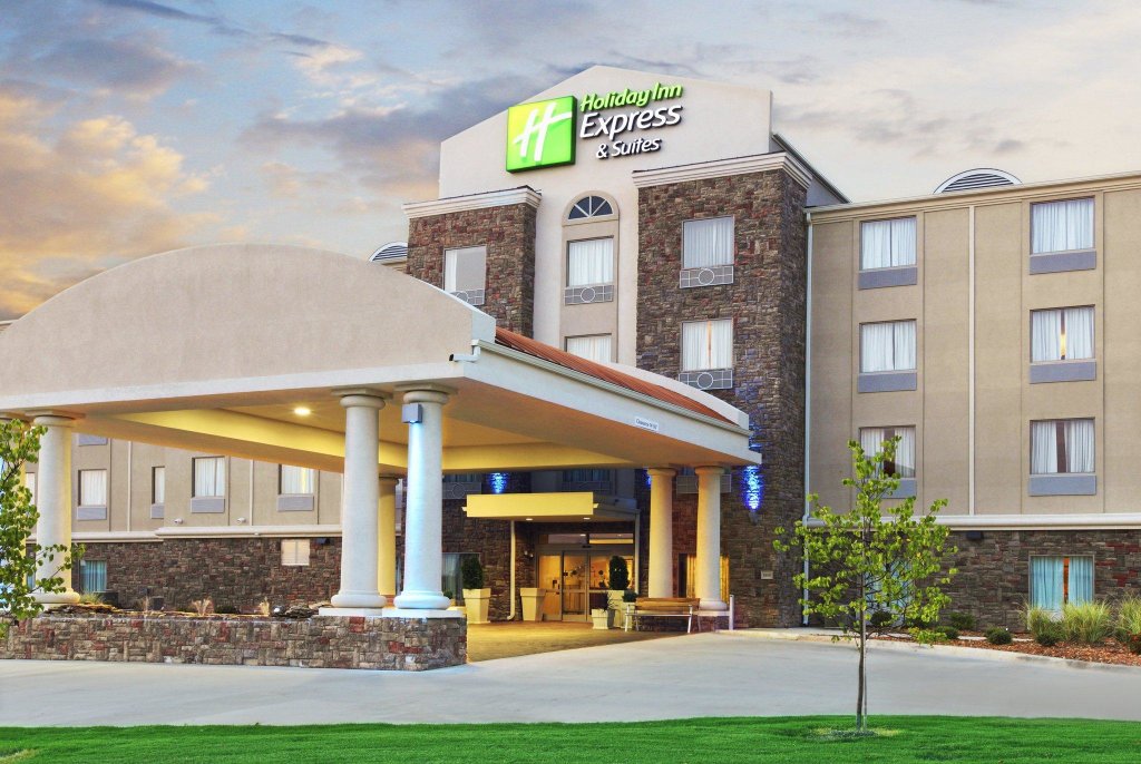 Standard room Holiday Inn Express & Suites Searcy, an IHG Hotel