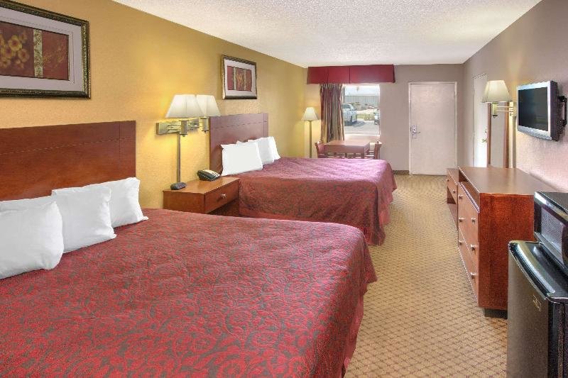 Standard Zimmer Days Inn by Wyndham Gulfport