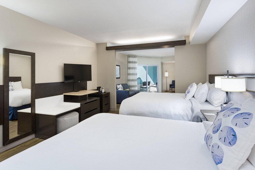 Двухместный люкс с балконом Fairfield Inn & Suites by Marriott Ocean City