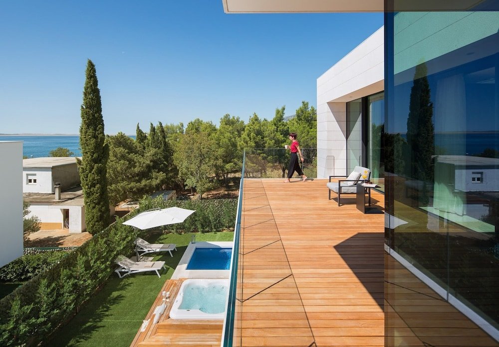 Вилла Luxury 5-Star Villa Calma I with Heated Pool, Jacuzzi, Sea and Palm Tree Garden