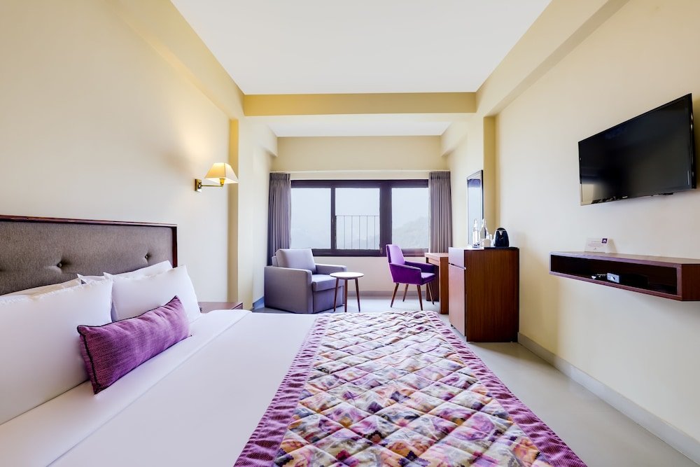 Deluxe room with balcony Mount Himalayan Hotel