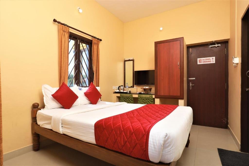 Standard Double room Hotel Castle Manor - Auroville Beach