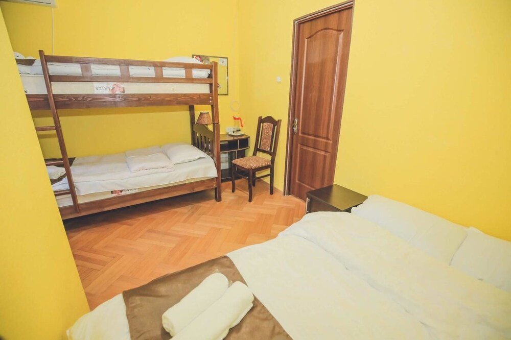 Standard Quadruple room with balcony Family Hotel Laba