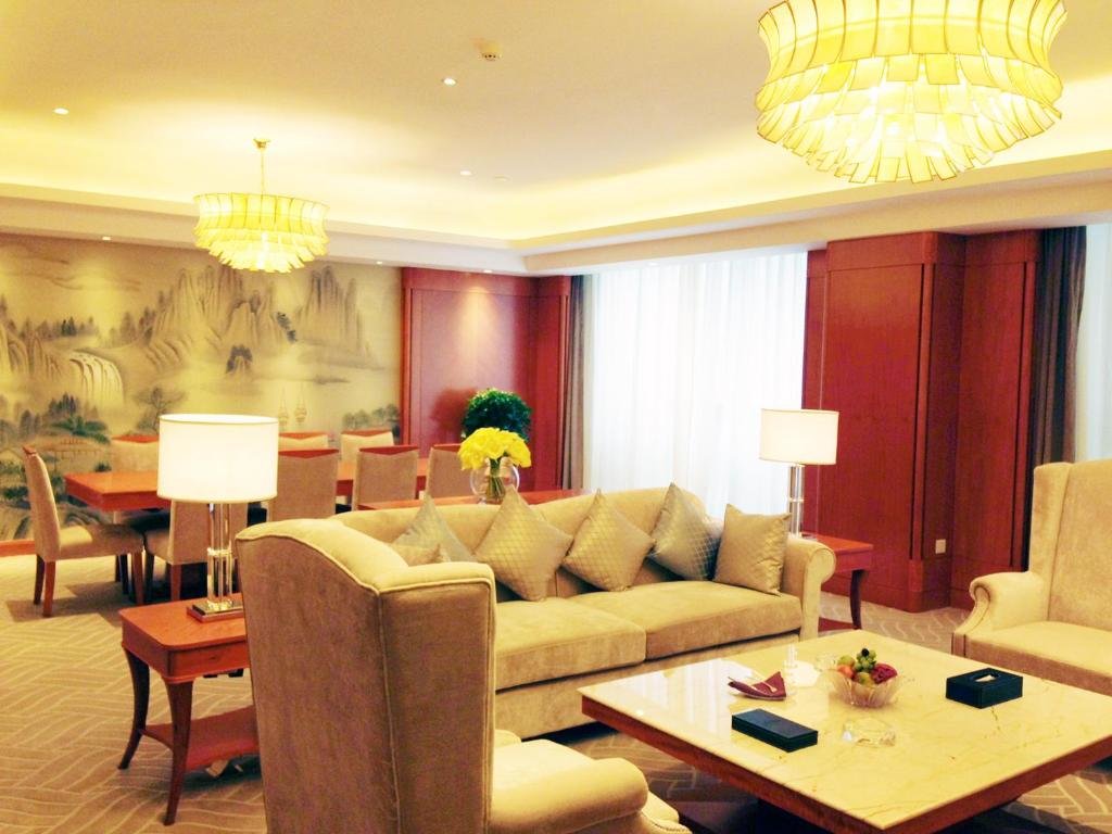 Superior Suite Huaguoshan Hotel