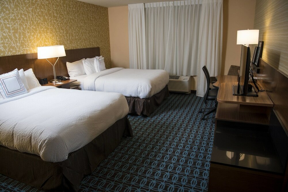 Standard Quadruple room Fairfield Inn & Suites by Marriott Cincinnati Uptown/University Area